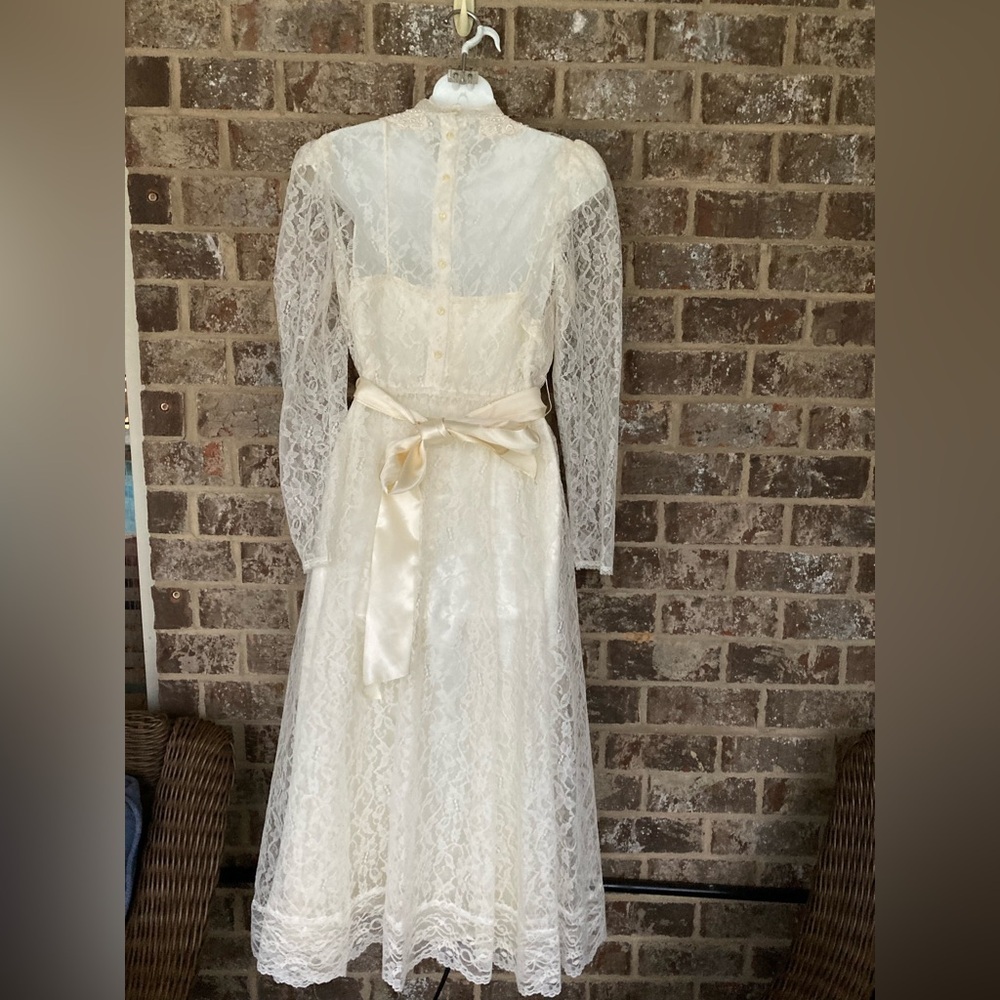 Vintage 1970’s High Neck Lace & Satin Ribbon Embellished Sheath Dress 11/12 - Picture 8 of 13